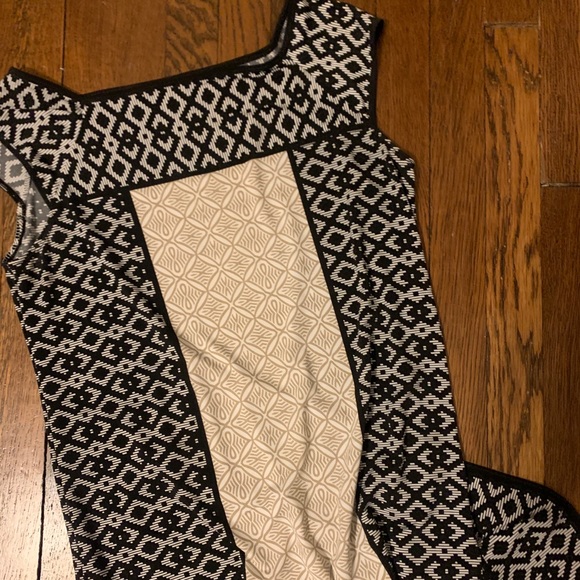 Sophisticated, comfy dress. Stretchy, breathable - Picture 1 of 4